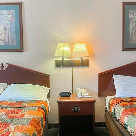 Oyo Hotel East Macon I-75 מראה חיצוני תמונה
